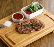 Стейк Рибай с соусом Нью-Йорк