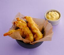 Креветки в темпуре с сырным соусом