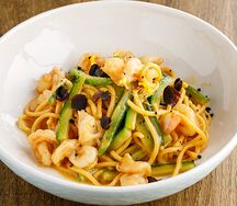 Паста с цукини и креветками