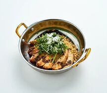 Филе цыплёнка с птитимом и трюфельным соусом