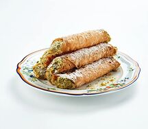 Канноли с фисташковым кремом
