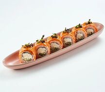 Татаки-ролл с лососем и соусом понзу