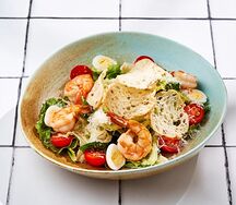 Салат Цезарь с креветками
