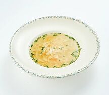 Куриный бульон с домашней лапшой