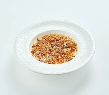 Сырный суп с пшеничной гранолой и беконом