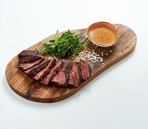 Стейк скерт с перечным соусом