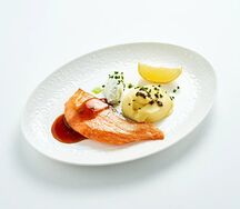 Стейк из лосося с трюфельным пюре