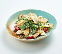 Салат Цезарь с цыплёнком