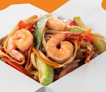 Удон с креветками и овощами