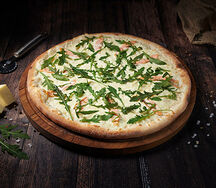 Пицца с форелью на тонком тесте малая