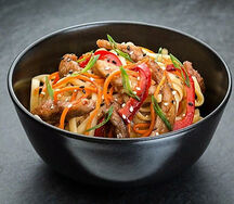 Удон со свининой пад-тай