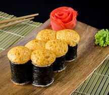 Запеченный мини-ролл с угрем