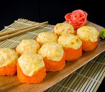 Запеченный ролл с креветкой