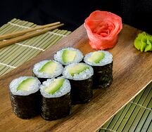 Маки с авокадо