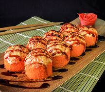 Запеченный ролл с курой