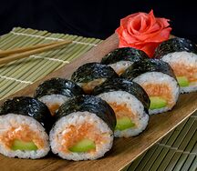 Азия с копченым лососем