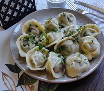 Пельмени с говядиной и сливочным маслом