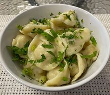 Пельмени с курицей и сливочным маслом
