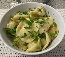 Пельмени с горбушей и шпиком