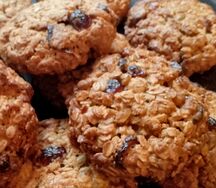 Овсяное печенье с семечками тыквы и ягодами