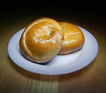 Пирожок с вишней