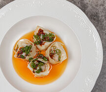 Вонтоны с курицей и грибами