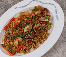 Лапша с креветками и кальмаром
