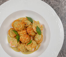 Картофельные ньокки с креветками
