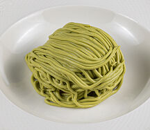 Профитроль с матча-кремом