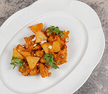 Цыпленок в кисло-сладком соусе с анасами