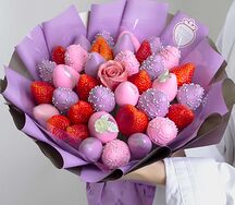 Букет клубники в шоколаде Притяжение М