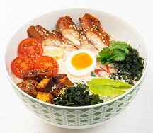 Сливочный суп с угрем и рисом