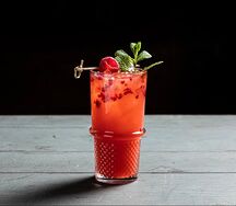 Домашний лимонад Малина-маракуйя