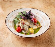 Филе судака с соусом киндзмари