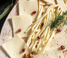 Ассорти из кавказских сыров