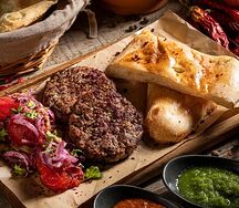 Котлеты по-грузински с овощами