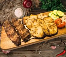 Люля-кебаб из телятины с картофелем на мангале 