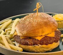 Бургер с мраморной говядиной