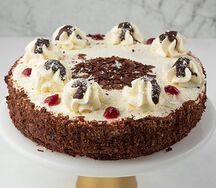 Торт Безе с клюквой и шоколадом