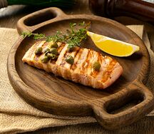 Стейк из лосося на гриле