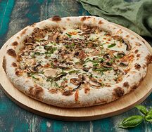 Пицца с грибами и трюфелем