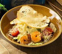 Цезарь с тигровыми креветками