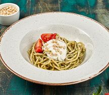 Песто соус со страчателлой