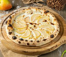 С грушей, горгонзолой и миндалем