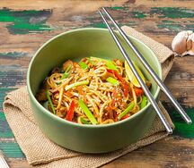 Удон с курицей в соусе унаги