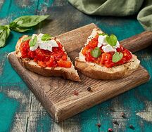 Брускетта с печеным перцем