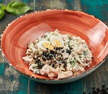 Оливье с копченым куриным филе