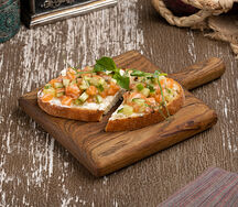 Брускетта с лососем