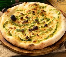 Фокачча с соусом песто