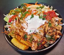 Шаверма на тарелке двойная